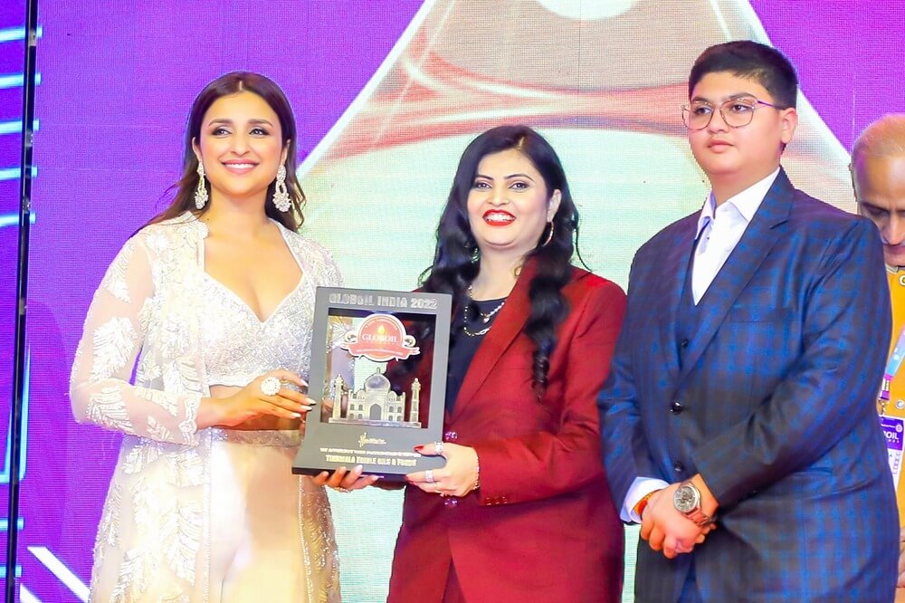 Mrs. Archana Suresh Kute (MD-The Kute Group) has been awarded Woman Icon Of The Year 2022 Award at Globoil India 2022, Agra, Uttar Pradesh. The prestigious award was presented by famous bollywood actress Ms. Parineeti Chopra.